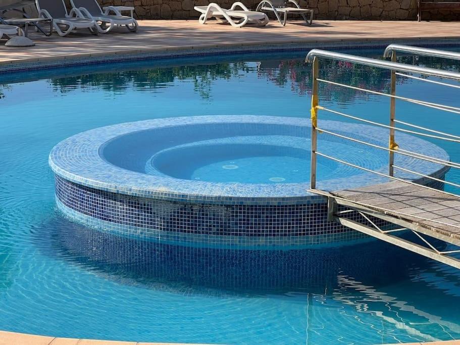 Bel App T2 En Bord De Mer Vue Sanquinaires Piscine Ajaccio  Exterior photo